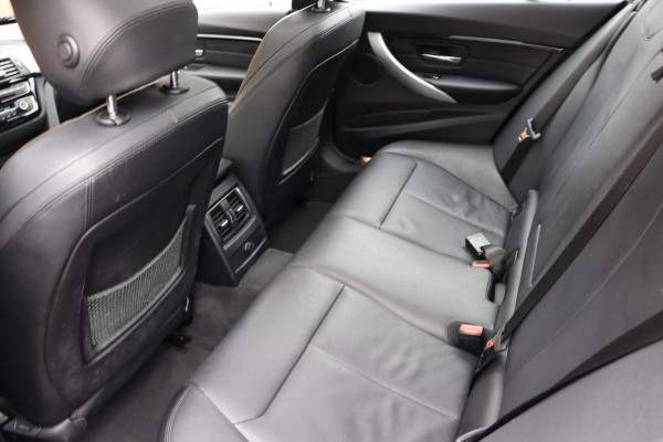 BMW 3 Serie Touring 320i Edition M-Sport Shadow Executive org.NL leer+vw schuifdak