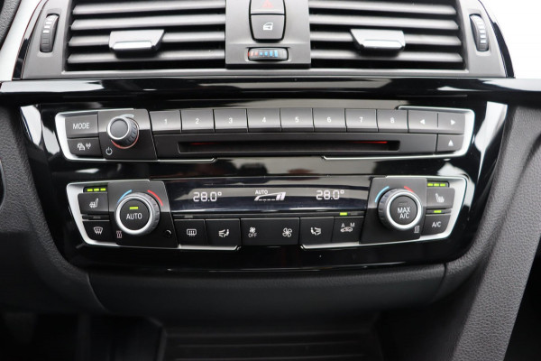 BMW 3 Serie Touring 320i Edition M-Sport Shadow Executive org.NL leer+vw schuifdak