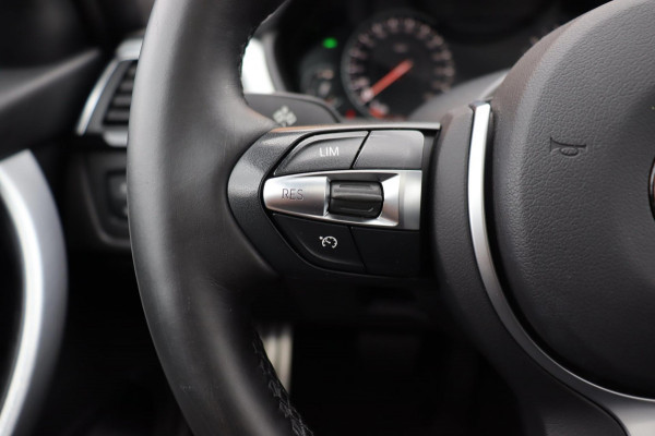 BMW 3 Serie Touring 320i Edition M-Sport Shadow Executive org.NL leer+vw schuifdak