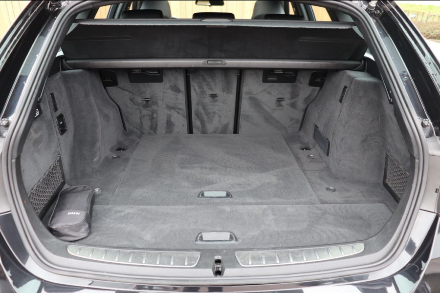 BMW 3 Serie Touring 320i Edition M-Sport Shadow Executive org.NL leer+vw schuifdak