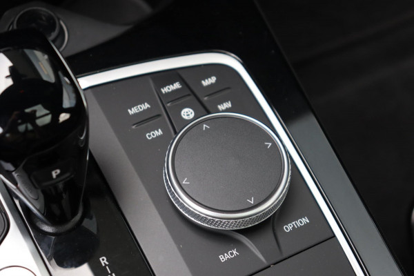 BMW 1-serie 116i Introduction Ed. M-sport org.NL Harman Kardon a.spoiler camera el.schuifdak