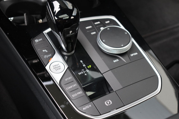 BMW 1-serie 116i Introduction Ed. M-sport org.NL Harman Kardon a.spoiler camera el.schuifdak