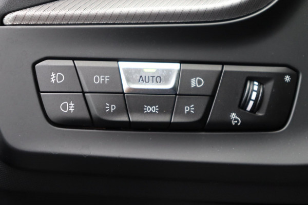 BMW 1-serie 116i Introduction Ed. M-sport org.NL Harman Kardon a.spoiler camera el.schuifdak