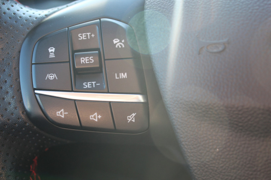 Ford Kuga 2.5-225 PK PHEV ST-Line X. 1500kg Trekgewicht Hybride rijden voor een reële prijs ! Autm. airco, Stoel- en voorraamverw., Side- en lane assist, Adaptieve cruise cntrl, elektr. achterklep, Keyless entry/keyless go, Trekhaak , Navigatie, Telefoonvoorb. etc