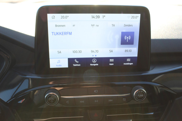 Ford Kuga 2.5-225 PK PHEV ST-Line X. 1500kg Trekgewicht Hybride rijden voor een reële prijs ! Autm. airco, Stoel- en voorraamverw., Side- en lane assist, Adaptieve cruise cntrl, elektr. achterklep, Keyless entry/keyless go, Trekhaak , Navigatie, Telefoonvoorb. etc