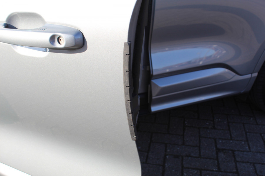 Ford Kuga 2.5-225 PK PHEV ST-Line X. 1500kg Trekgewicht Hybride rijden voor een reële prijs ! Autm. airco, Stoel- en voorraamverw., Side- en lane assist, Adaptieve cruise cntrl, elektr. achterklep, Keyless entry/keyless go, Trekhaak , Navigatie, Telefoonvoorb. etc