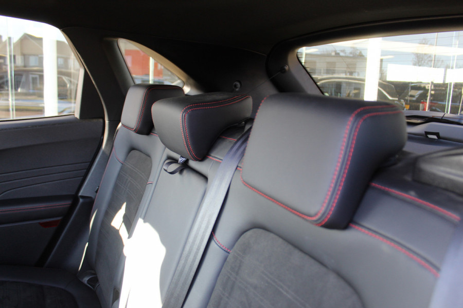 Ford Kuga 2.5-225 PK PHEV ST-Line X. 1500kg Trekgewicht Hybride rijden voor een reële prijs ! Autm. airco, Stoel- en voorraamverw., Side- en lane assist, Adaptieve cruise cntrl, elektr. achterklep, Keyless entry/keyless go, Trekhaak , Navigatie, Telefoonvoorb. etc