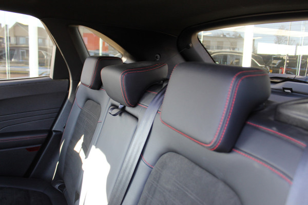 Ford Kuga 2.5-225 PK PHEV ST-Line X. 1500kg Trekgewicht Hybride rijden voor een reële prijs ! Autm. airco, Stoel- en voorraamverw., Side- en lane assist, Adaptieve cruise cntrl, elektr. achterklep, Keyless entry/keyless go, Trekhaak , Navigatie, Telefoonvoorb. etc