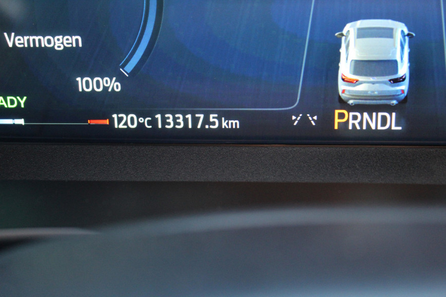 Ford Kuga 2.5-243pk PHEV ST-Line X. Van €. 54.937,- voor €. 43.735,- Trekgewicht van 2.100kg ! Elektr. panodak., elektr. trekhaak, stoel-, stuur- en voorraamverw., 360gr. Camera, HUD, AppleCarplay/Androidauto, Elektr. verstelb. comfortstoelen, LED verl.