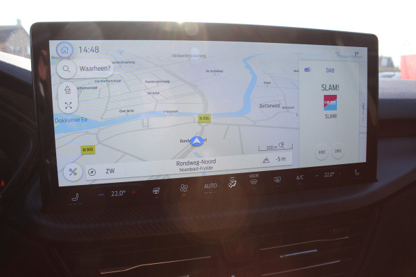 Ford Kuga 2.5-243pk PHEV ST-Line X. Van €. 54.937,- voor €. 43.735,- Trekgewicht van 2.100kg ! Elektr. panodak., elektr. trekhaak, stoel-, stuur- en voorraamverw., 360gr. Camera, HUD, AppleCarplay/Androidauto, Elektr. verstelb. comfortstoelen, LED verl.