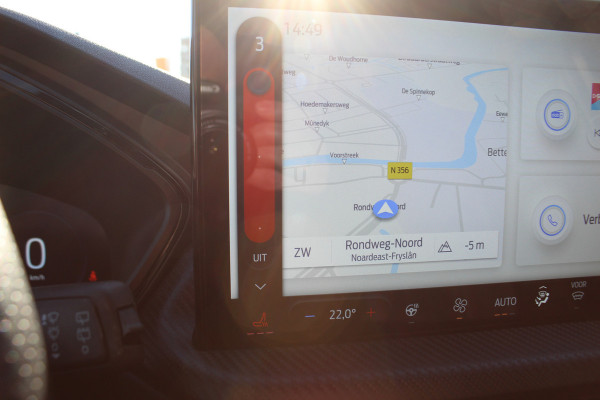 Ford Kuga 2.5-243pk PHEV ST-Line X. Van €. 54.937,- voor €. 43.735,- Trekgewicht van 2.100kg ! Elektr. panodak., elektr. trekhaak, stoel-, stuur- en voorraamverw., 360gr. Camera, HUD, AppleCarplay/Androidauto, Elektr. verstelb. comfortstoelen, LED verl.