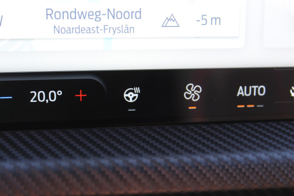 Ford Kuga 2.5-243pk PHEV ST-Line X. Van €. 54.937,- voor €. 43.735,- Trekgewicht van 2.100kg ! Elektr. panodak., elektr. trekhaak, stoel-, stuur- en voorraamverw., 360gr. Camera, HUD, AppleCarplay/Androidauto, Elektr. verstelb. comfortstoelen, LED verl.