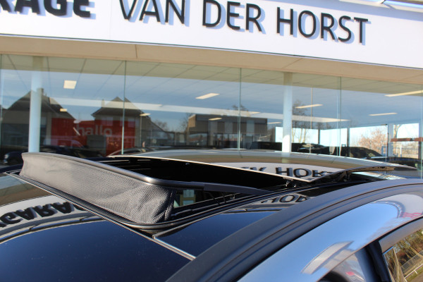 Ford Kuga 2.5-243pk PHEV ST-Line X. Van €. 54.937,- voor €. 43.735,- Trekgewicht van 2.100kg ! Elektr. panodak., elektr. trekhaak, stoel-, stuur- en voorraamverw., 360gr. Camera, HUD, AppleCarplay/Androidauto, Elektr. verstelb. comfortstoelen, LED verl.