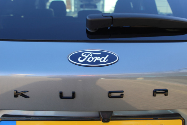 Ford Kuga 2.5-243pk PHEV ST-Line X. Van €. 54.937,- voor €. 43.735,- Trekgewicht van 2.100kg ! Elektr. panodak., elektr. trekhaak, stoel-, stuur- en voorraamverw., 360gr. Camera, HUD, AppleCarplay/Androidauto, Elektr. verstelb. comfortstoelen, LED verl.