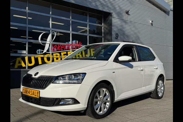 Škoda Fabia 1.0 Clever - Appel CarPlay / Navigatie I Airco I Achteruitrij Camera I LED I PDC I Sport velgen I Dealer onderhouden