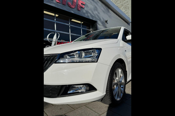 Škoda Fabia 1.0 Clever - Appel CarPlay / Navigatie I Airco I Achteruitrij Camera I LED I PDC I Sport velgen I Dealer onderhouden