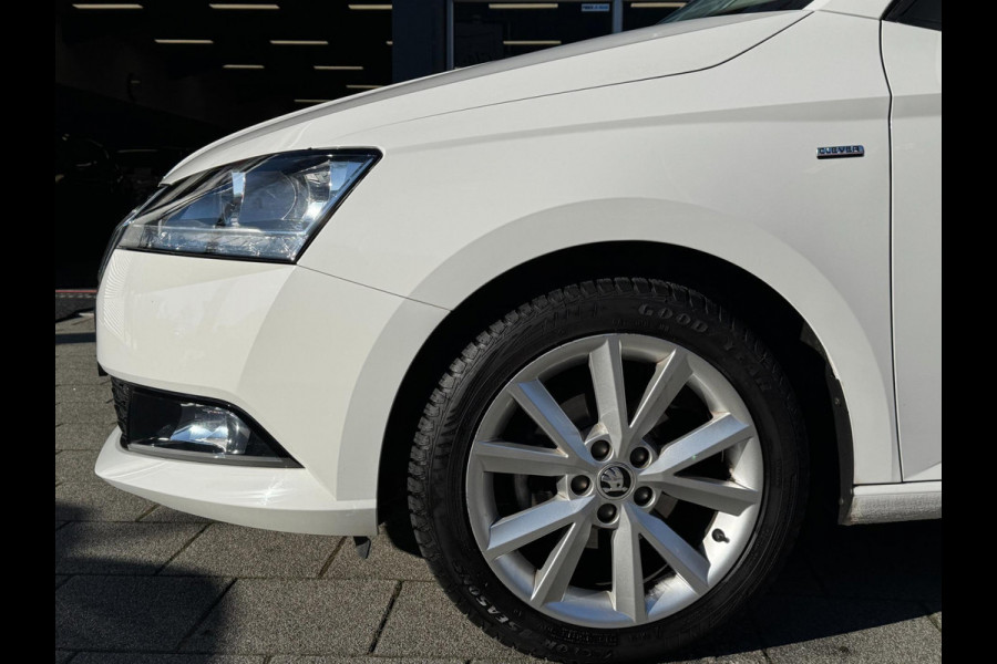 Škoda Fabia 1.0 Clever - Appel CarPlay / Navigatie I Airco I Achteruitrij Camera I LED I PDC I Sport velgen I Dealer onderhouden