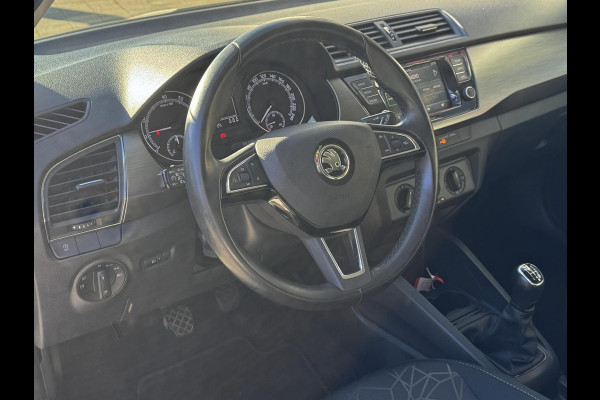 Škoda Fabia 1.0 Clever - Appel CarPlay / Navigatie I Airco I Achteruitrij Camera I LED I PDC I Sport velgen I Dealer onderhouden