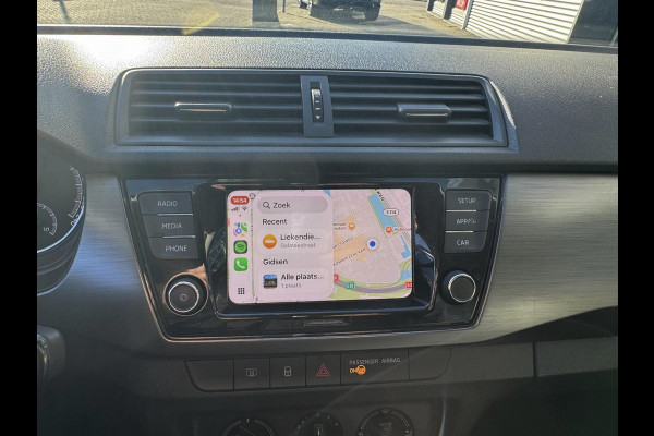 Škoda Fabia 1.0 Clever - Appel CarPlay / Navigatie I Airco I Achteruitrij Camera I LED I PDC I Sport velgen I Dealer onderhouden