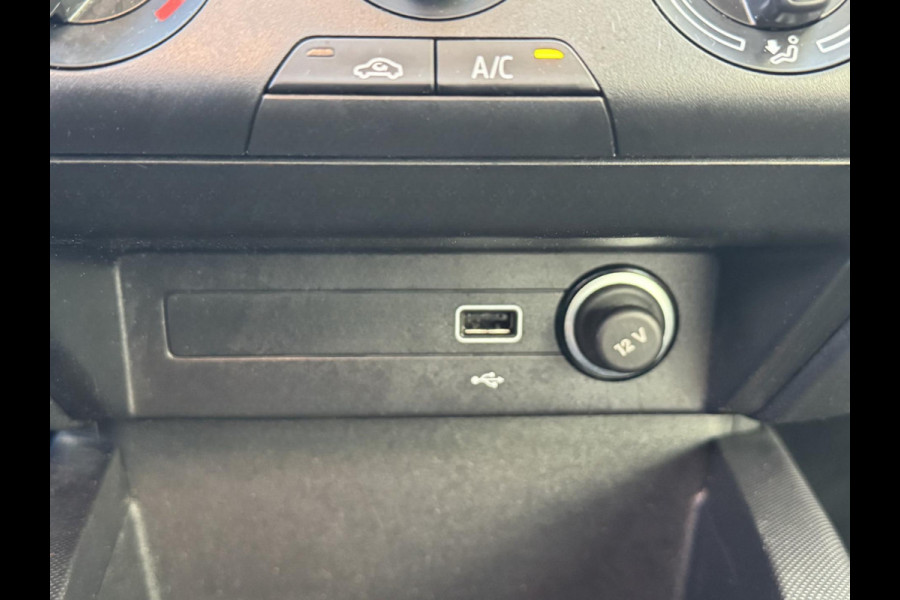 Škoda Fabia 1.0 Clever - Appel CarPlay / Navigatie I Airco I Achteruitrij Camera I LED I PDC I Sport velgen I Dealer onderhouden