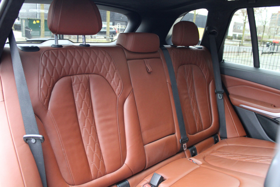 BMW X5 xDrive45e High Executive | M-SPORT | NAP | PANO | HUD | 360 | KEYLESS | ELEK TREKHAAK | H/K | LASER | ALCANTARA |