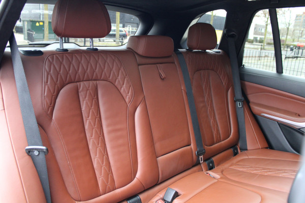 BMW X5 xDrive45e High Executive | M-SPORT | NAP | PANO | HUD | 360 | KEYLESS | ELEK TREKHAAK | H/K | LASER | ALCANTARA |