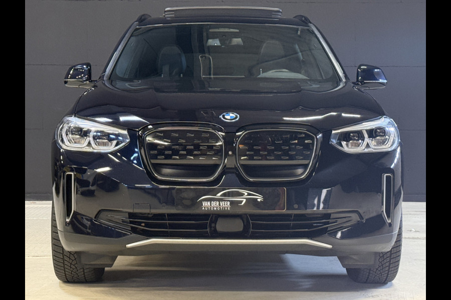 BMW iX3 High Executive 80 kWh | SOH 99% | Panoramadak | Leder | Trekhaak