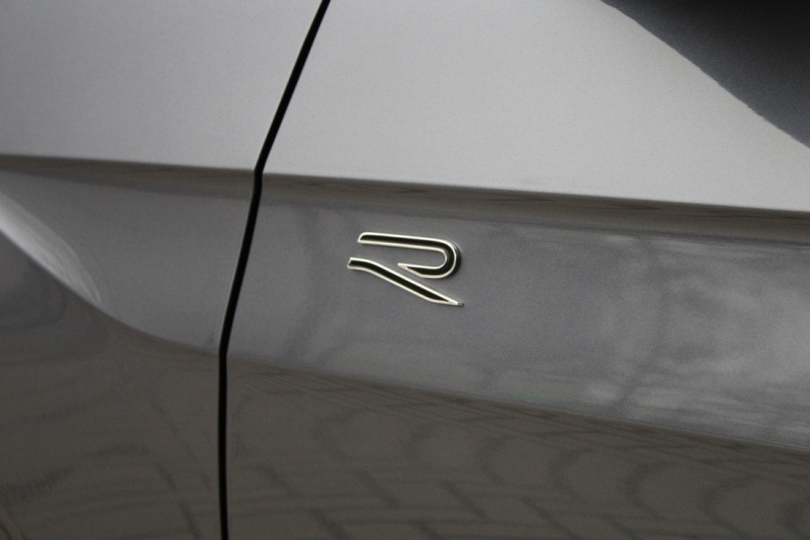 Volkswagen T-Cross 1.5 TSI R-Line | BTW | ACC | CAMERA | CARPLAY | IQ.LIGHT | STOELVERWARMING |