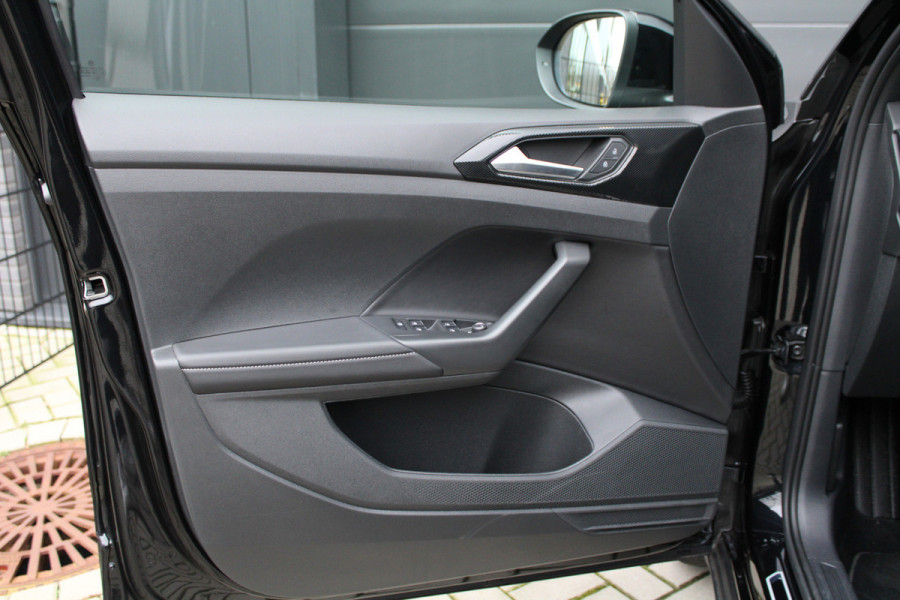 Volkswagen T-Cross 1.5 TSI R-Line | BTW | ACC | CAMERA | CARPLAY | IQ LIGHT |
