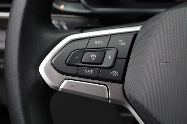 Volkswagen T-Cross 1.5 TSI R-Line | BTW | ACC | CAMERA | CARPLAY | IQ LIGHT |