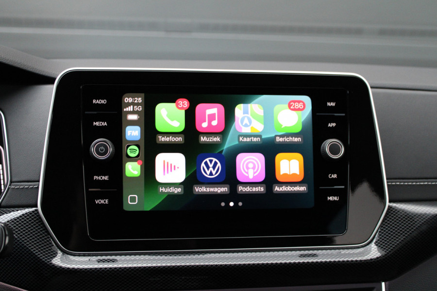 Volkswagen T-Cross 1.5 TSI R-Line | BTW | ACC | CAMERA | CARPLAY | IQ LIGHT |