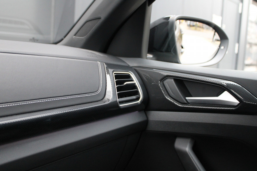 Volkswagen T-Cross 1.5 TSI R-Line | BTW | ACC | CAMERA | CARPLAY | IQ LIGHT |