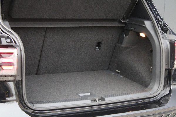 Volkswagen T-Cross 1.5 TSI R-Line | BTW | ACC | CAMERA | CARPLAY | IQ LIGHT |