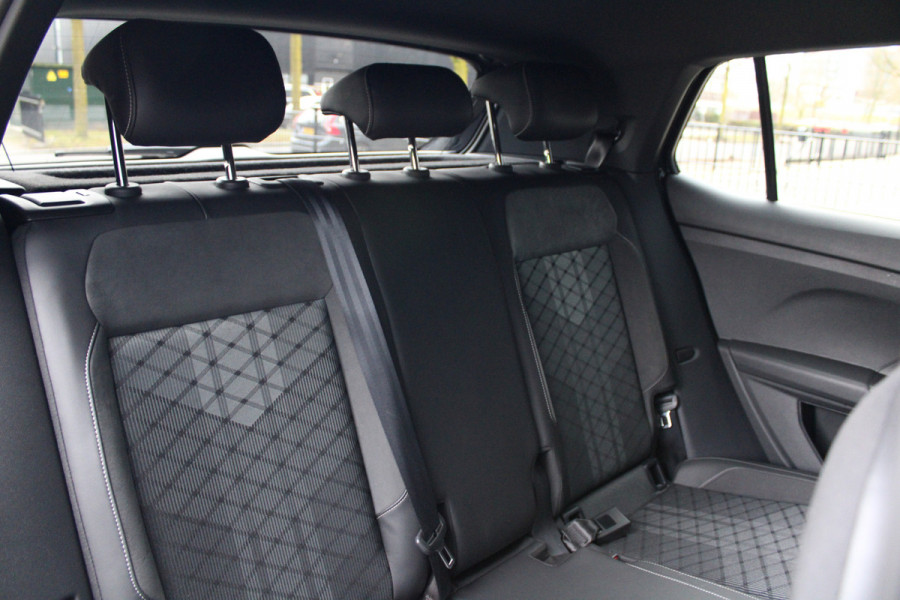 Volkswagen T-Cross 1.5 TSI R-Line | BTW | ACC | CAMERA | CARPLAY | IQ LIGHT |