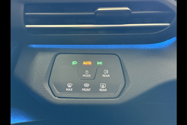Volkswagen ID.4 First 77 kWh | Apple Carplay | Elek. Trekhaak | Stoelverwarming | Camera