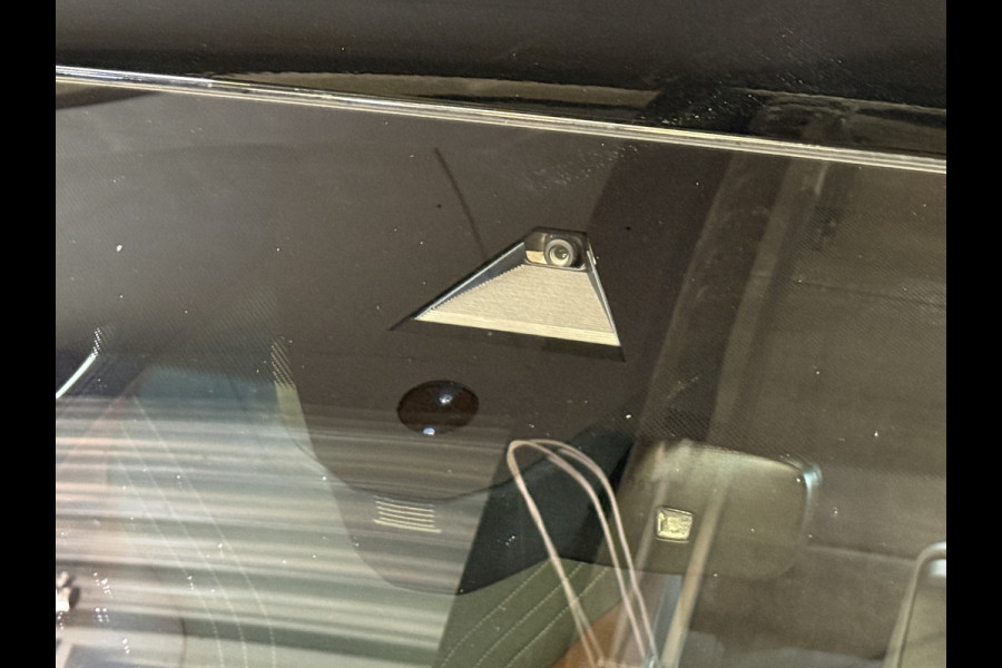 Volkswagen ID.4 First 77 kWh | Apple Carplay | Elek. Trekhaak | Stoelverwarming | Camera