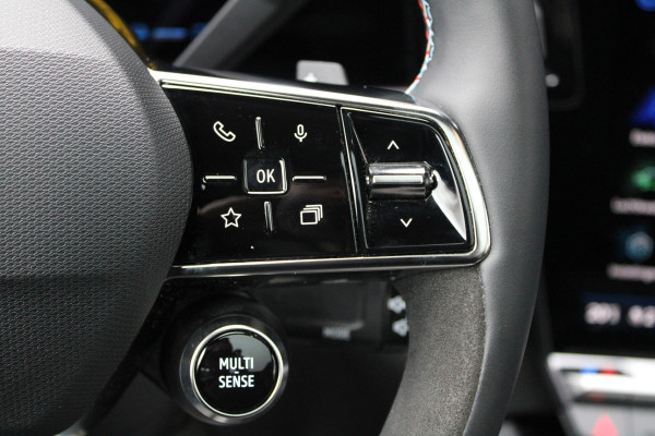 Renault Austral 1.2 E-Tech full hybrid 200 iconic | BTW | PANO | ACC | 360 | STOEL&STUUR VERW | ELEK STOELEN | DODE HOEK |