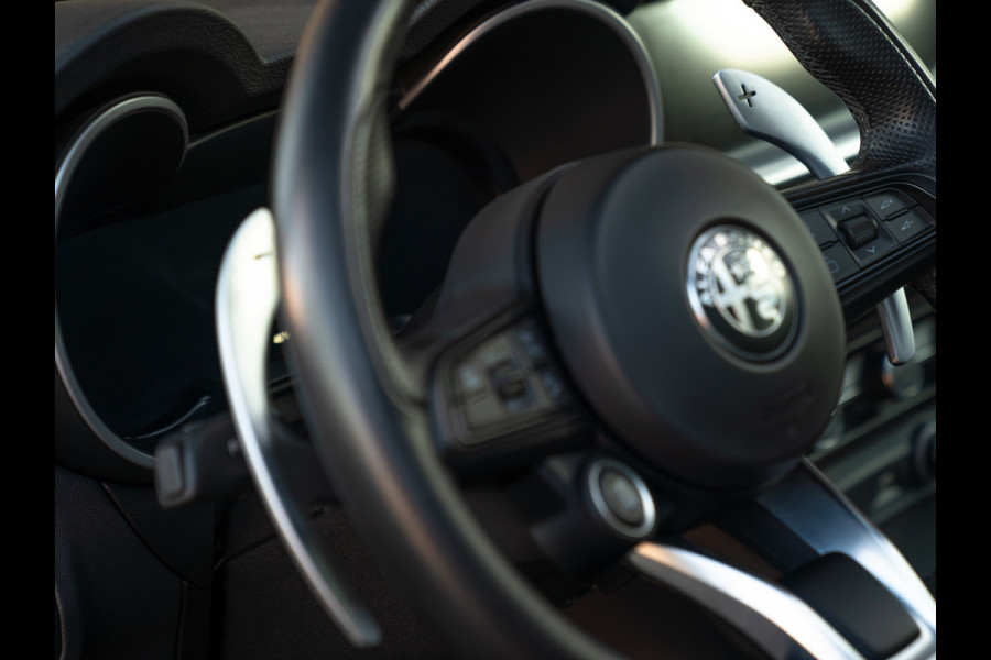 Alfa Romeo Stelvio 2.0 T GME AWD Veloce 280pk | Pano-dak | 21 inch | LED-Matrix koplampen