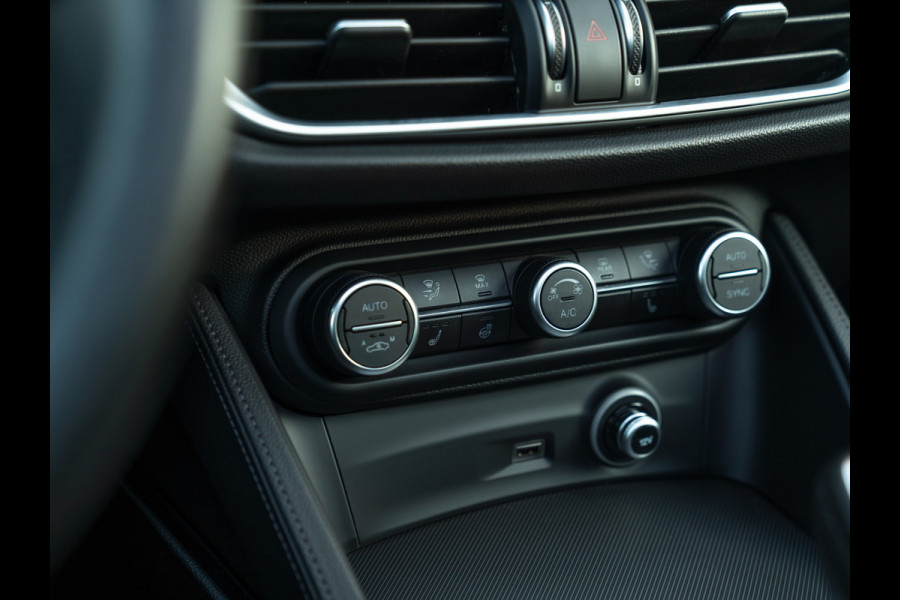 Alfa Romeo Stelvio 2.0 T GME AWD Veloce 280pk | Pano-dak | 21 inch | LED-Matrix koplampen