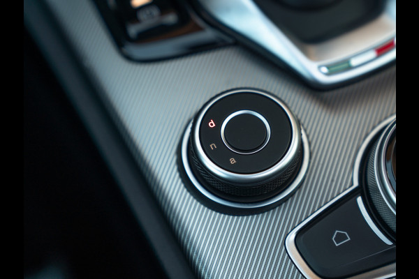 Alfa Romeo Stelvio 2.0 T GME AWD Veloce 280pk | Pano-dak | 21 inch | LED-Matrix koplampen