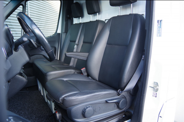 Mercedes-Benz Sprinter 519 3.0 CDI V6 N1 BAKWAGEN DUBBELLUCHT, AUT. LED, 3.5T TREKHAAK, LEDER, GEVEERDE STOEL, ADAPT. CRUISE, TREKHAAK, MBUX 10'', NAVI