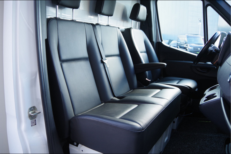 Mercedes-Benz Sprinter 519 3.0 CDI V6 N1 BAKWAGEN DUBBELLUCHT, AUT. LED, 3.5T TREKHAAK, LEDER, GEVEERDE STOEL, ADAPT. CRUISE, TREKHAAK, MBUX 10'', NAVI