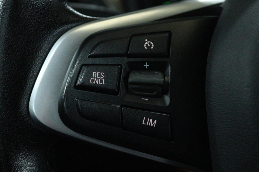 BMW X1 SDrive20i Business Edition Plus (TREKHAAK, STOELVERWARMING, CAMERA, SFEERVERLICHTING, DIGITALE COCKPIT)