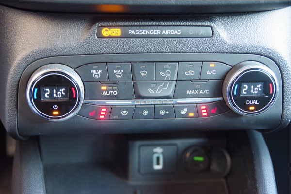 Ford Focus 1.0 EcoBoost Titanium AUT. LED, B&O, STOELVERWARMING, STUURVERWARMING, CLIMA, CAMERA, NAVI, CRUISE, PARKEERSENSOREN,