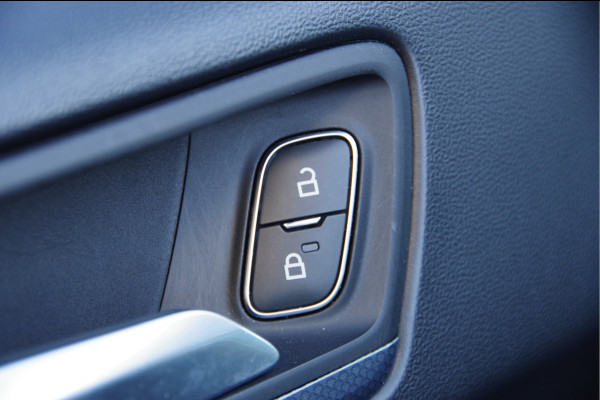 Ford Focus 1.0 EcoBoost Titanium AUT. LED, B&O, STOELVERWARMING, STUURVERWARMING, CLIMA, CAMERA, NAVI, CRUISE, PARKEERSENSOREN,