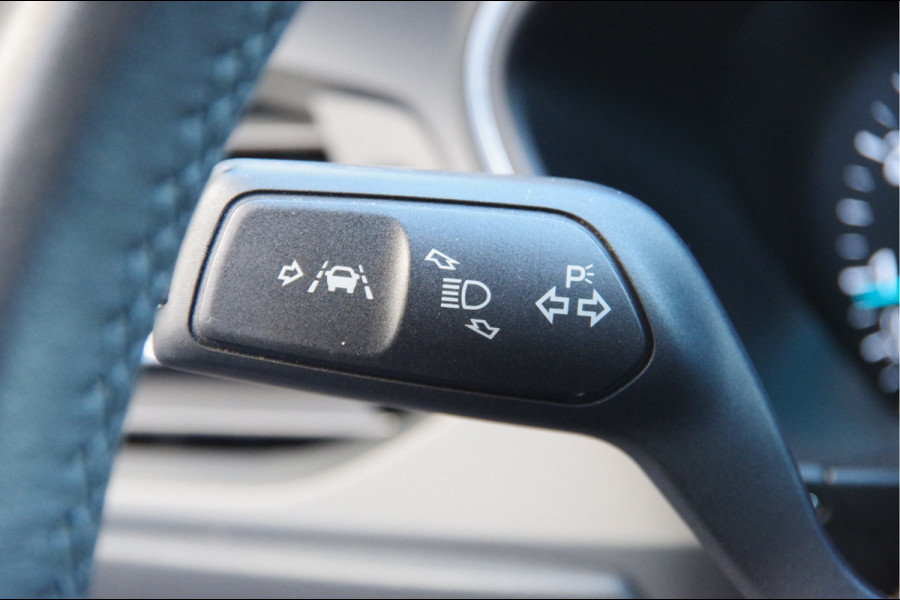 Ford Focus 1.0 EcoBoost Titanium AUT. LED, B&O, STOELVERWARMING, STUURVERWARMING, CLIMA, CAMERA, NAVI, CRUISE, PARKEERSENSOREN,