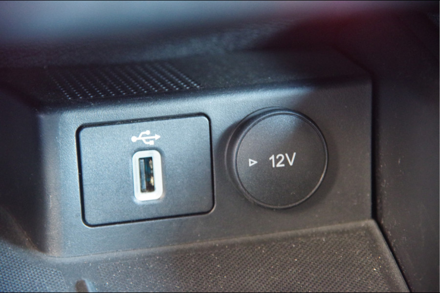 Ford Focus 1.0 EcoBoost Titanium AUT. LED, B&O, STOELVERWARMING, STUURVERWARMING, CLIMA, CAMERA, NAVI, CRUISE, PARKEERSENSOREN,