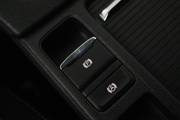 Škoda Octavia Combi 1.0 e-TSI Business Edition Plus (TREKHAAK, STOELVERWARMING, HEAD-UP, CAMERA, ELEKTR STOELEN, SFEERVERLICHTING)