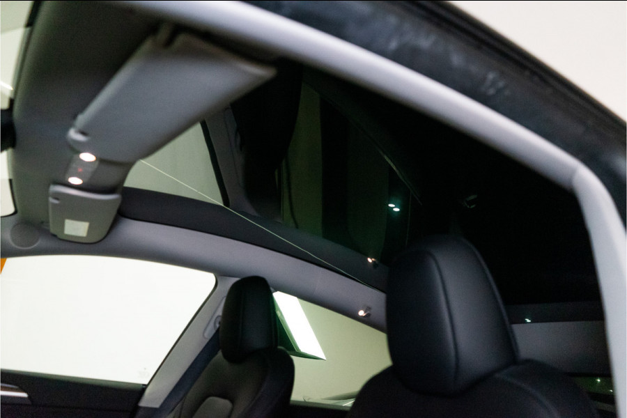 Tesla Model Y RWD 58 kWh 300PK | Incl. BTW | SOH 96% | NL AUTO | 1e Eig.+NAP | Pano | Full Self Driving | 12 MND Garantie
