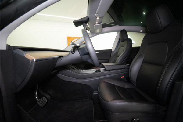 Tesla Model Y RWD 58 kWh 300PK | Incl. BTW | SOH 96% | NL AUTO | 1e Eig.+NAP | Pano | Full Self Driving | 12 MND Garantie